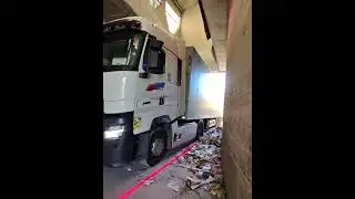 Femme marocaine professionnelle chauffeur de camion 🇫🇷🇲🇦