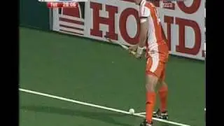 Drag flick with low bow stick