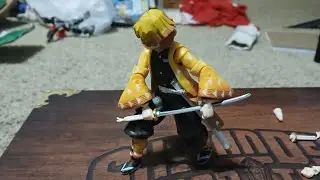 Demon Slayer Zenitsu figure review