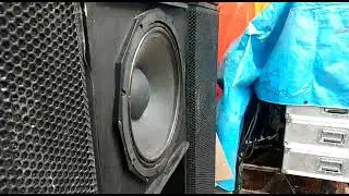 speaker subwoofer JK COUSTIC type JPD 1850 MK&sup2; di hajar...
