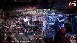 'Rattlesnake Torpedos' live aus dem Rattlesnake Saloon