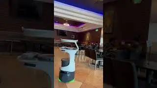 Robot delivering food in an Indian Restaurant at LasVegas #shorts #robot #restaurant