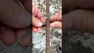 technique for tying two small iron rods together to make them strong using wire rope