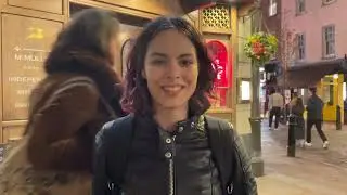 Teenage singer songwriting sensation Olivia Malbon (age 17) on tour in London March-April 2024