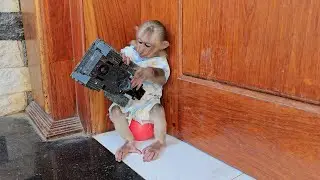 Smart Monkey Jack Cute Behaved, Love the Way Of Tiny So Cute Mood