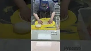 The birth of Domino&rsquo;s Pizza #process #factory #work #workers #satisfying