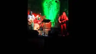 friends jamming live at tavern at the mill