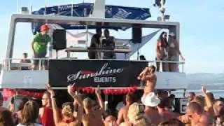 dj b&ouml;rnah 1  @ seavision partyboat 2009