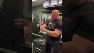 Tucking your thumb for hub lifting.