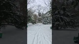 Децебал. Статуя в парке крепости Дева.
