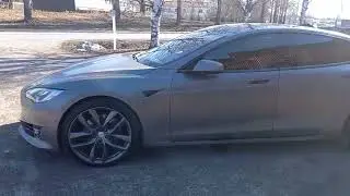 Tesla Model S Yliteippaus