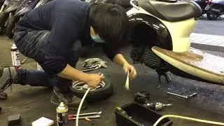クレアスクーピーの後輪タイヤ・ブレーキシュー交換を行いました☆ばいく屋だっく