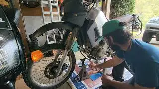 How To Jack Up a Motorcycle - Easiest and Quickest Way to Lift Bike For Chain-Tire-Oil Maintenance