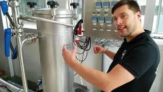 Sebastian Bayer von der Brasserie La N&eacute;buleuse erkl&auml;rt die Hop Gun