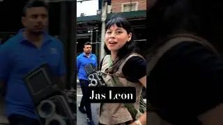 NYC photographer Jas Leon taking a portrait. full video interview on my channel #streetphotography