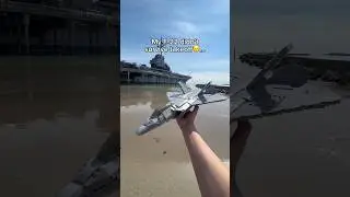 Which one is better? 👀 #fighterjet #f22raptor #usa #toy #giftideas