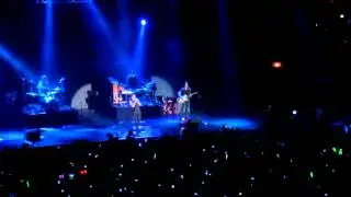 Maroon 5 - Live In Manila 2012 - Payphone (Part 1)