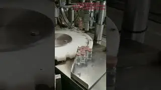 Liquid filling machine