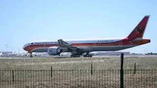 TAAG (D2-TEK) Boeing 777-3M2(ER)