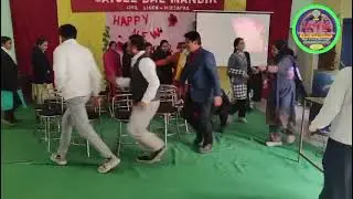 नव वर्ष की हार्दिक शुभकामनाएं #masti with all staff #school teacher 