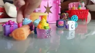 Shopkins Holiday Part 1  ☆ (The Arrival at the Airport)