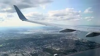 American Airlines 737-823 landing at New York LaGuardia [N882NN]