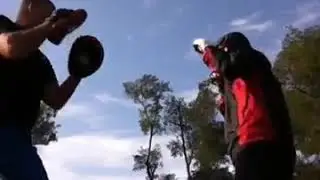 Гоняет вес до 100 кг.