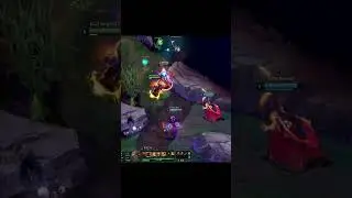 Sett ults the Tentacle lady #sett #riotgames #toplane #funny #illaoi