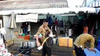 Chatuchak Weekend Market Thai Iced Tea, Bangkok HD_(360p).flv