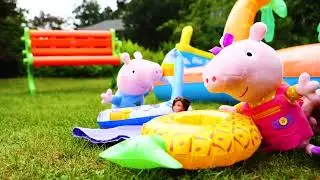 Oyuncak videoları. Peppa oyuncak ailesi tatilde havuzda eğleniyor