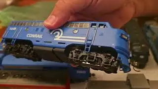 Распаковка коробок 9 и 10 из коллекции TrainMaster, торгующей золотом рудника HO