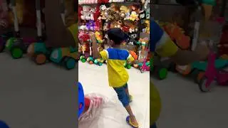 Finding the right TOY🤩 || #rubikscube #toys #toyshop #funfactory