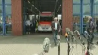 German president, CDU leader meets flood rescue workers