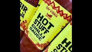 MR VIKKIS hot stuff sauce with Chilli Sid