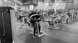 TW SEATED MACHINE BICEPS CURL
