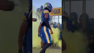 Does Oscar Smith Have The Best Entrance in High School Football?