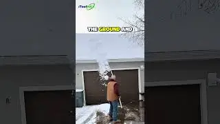 Безопасная уборка снега с земли &mdash; 26-дюймовые кровельные грабли на колесах.