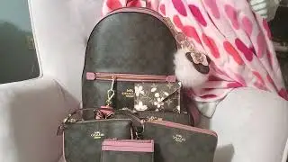 What's in my Coach Kenley Backpack💗💗💗