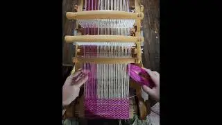 Demonstration of #weaving #twill with Three Heddles on My Kromski Harp Rigid Heddle Loom, #fiberart