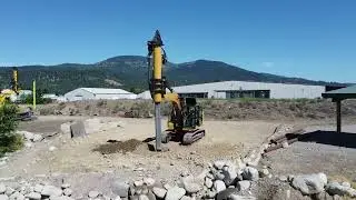 DH20 Excavator LōDril - Zoom In and Auger Swing