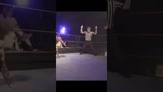FLYING HEADSCISSORS ➡️ TOP ROPE MOONSAULT! 