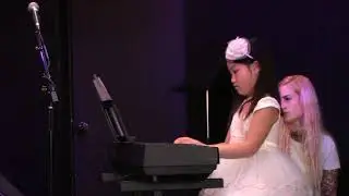 Linda Zhang Performs 