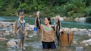 18 year old single mother uses ancient tools to catch giant fish to sell at market