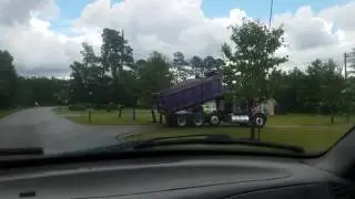 Dump spread tri axel dump truck 21 tons about 12 cy / load