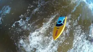 Радиоуправляемый катер Pilotage Arrow 25 в Чудском озере!