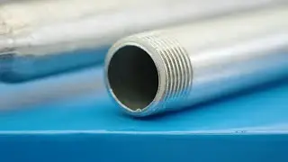 Automatic pipe threading machine