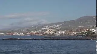Captain Jokeswell Witnesses How the Ancient Lava Mountains Descent into the Ocean