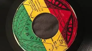 Marcia Griffiths - it hurts to be alone / Solomonic Serenade