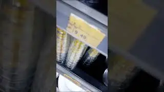 no mercado olhando produtos pa exu