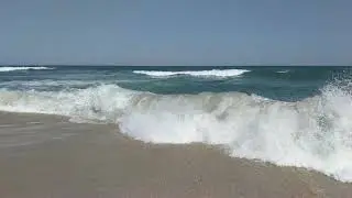 Slow-Motion Ocean waves with Piano (in 5 minutes) (RELAXING!) 4K